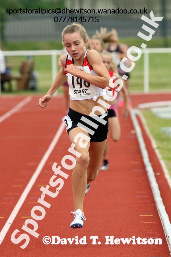 Girls under-13s 800 metres, Northern Under-13s, U-15s and 17s Championships. Photo: David T. Hewitson/Sports for All Pics